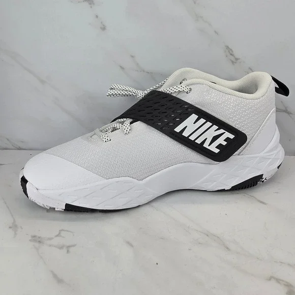 Nike Team‎ Hustle D12 Basketball Shoes White Black Athletic Sneakers New SZ 7Y